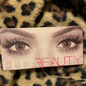 Huda Beauty Lashes